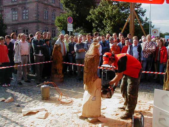 Stadtfest Aschaffenburg / Holger B�r Kettens�gen Kunst Vorf�hrung